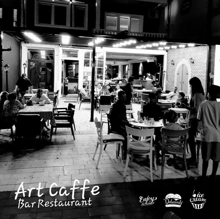 Art Theatre Caffe Hotel Struga Eksteriør bilde
